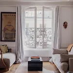 Veeve - Mid-Century Mystique
